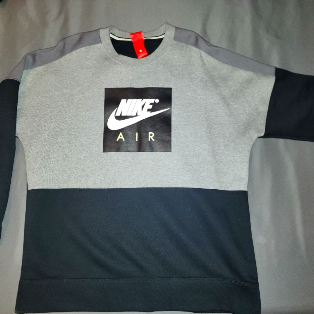 L Nike Sweatshirt